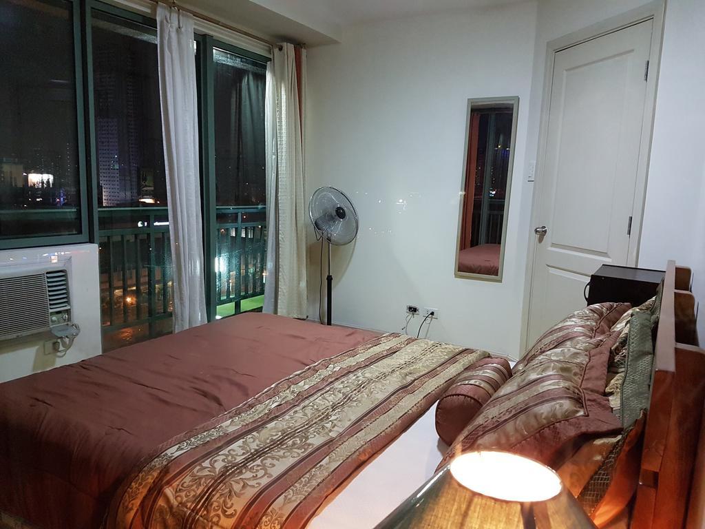 Ortigas 2 Bedroom Corner Unit With 2 Queen Across Shangrila Manilla Buitenkant foto