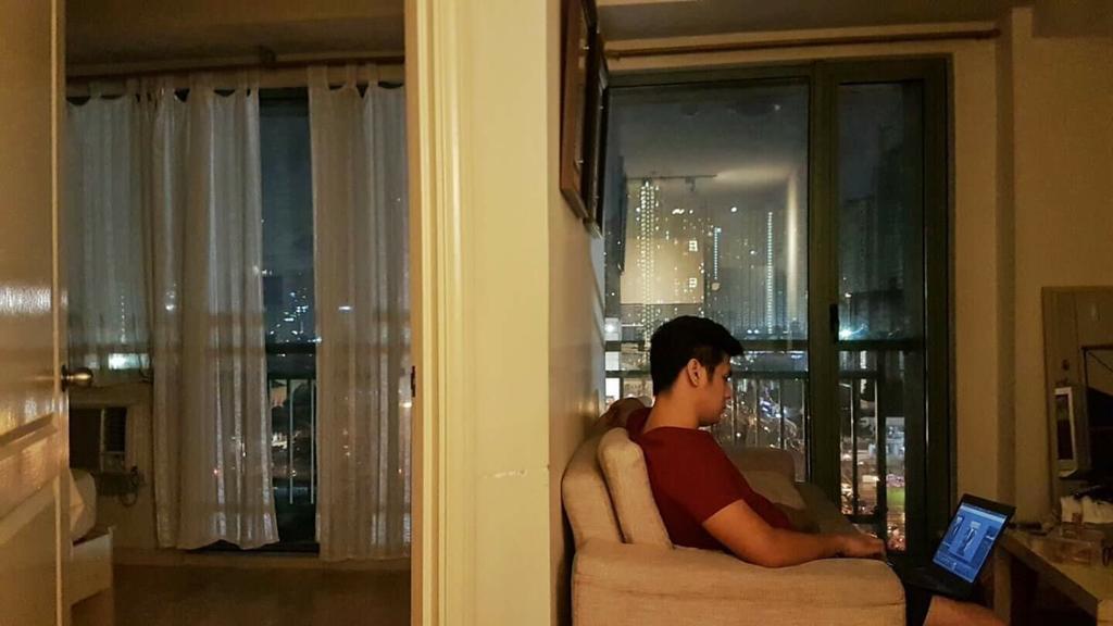 Ortigas 2 Bedroom Corner Unit With 2 Queen Across Shangrila Manilla Buitenkant foto